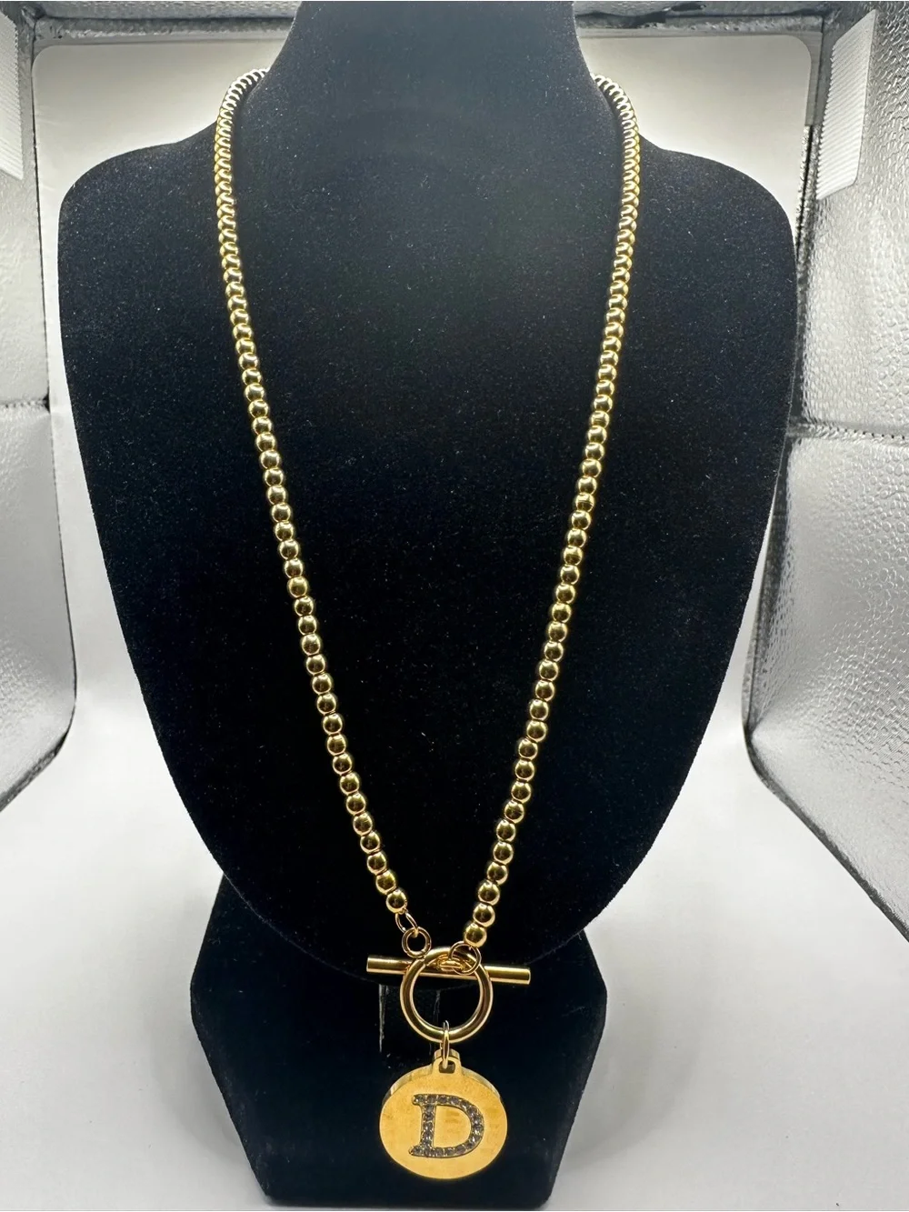 N/A elegant gold